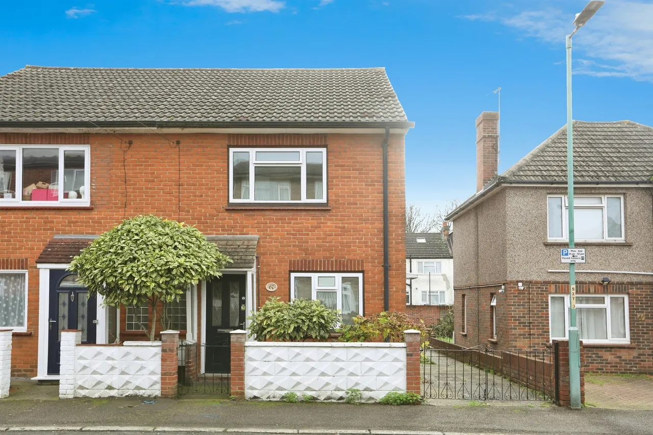 2 bed house for sale — Strover Street, Gillingham