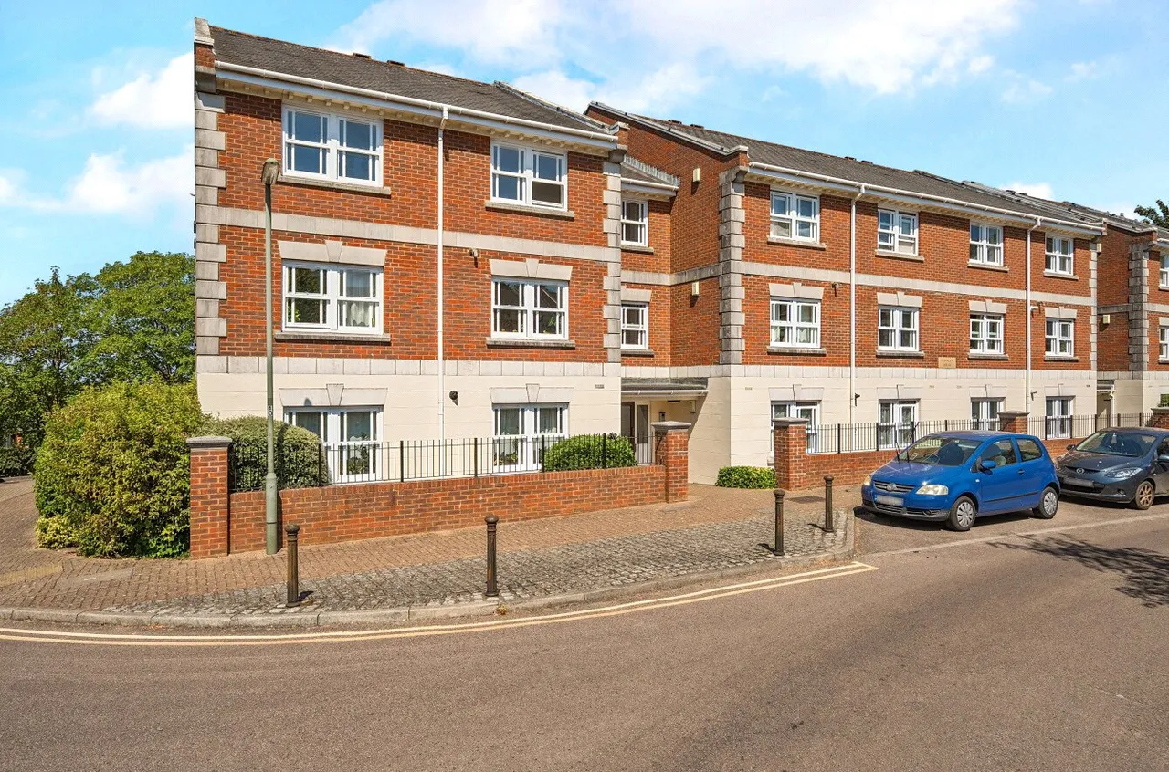 1 bed flat for sale, St. Lukes Square, Guildford, GU1