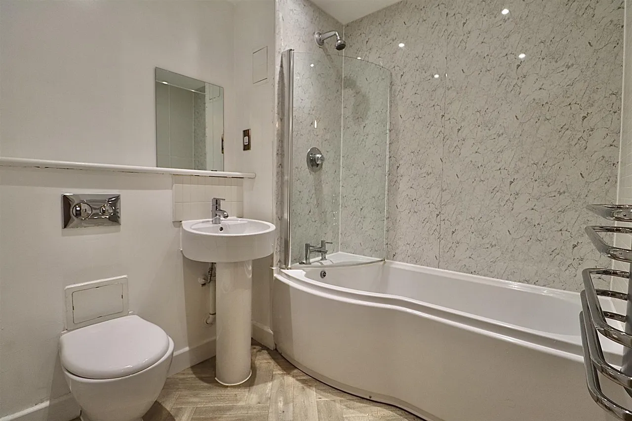 Alpha House, 2 bed 2 bath Apartment, photo 9