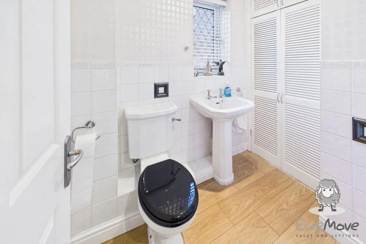 Moray Close, St. Helens, WA10, photo 8