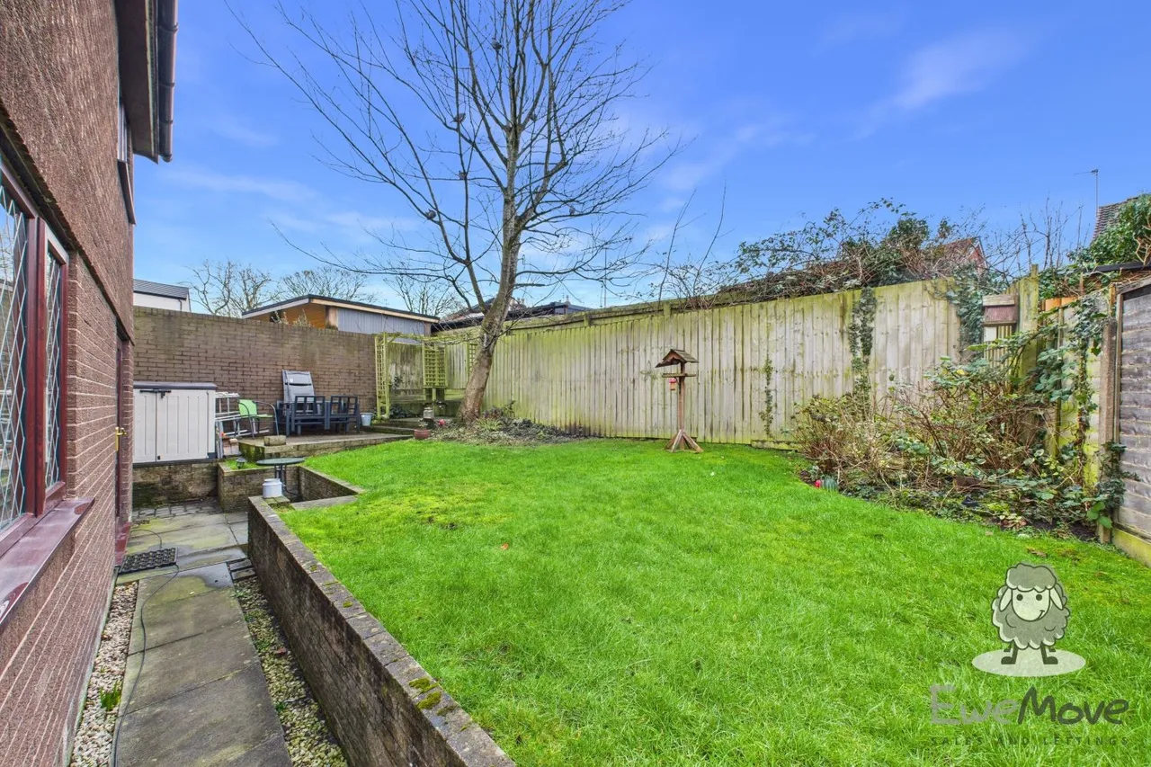 Moray Close, St. Helens, WA10, photo 15
