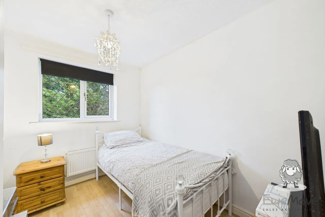 Moray Close, St. Helens, WA10, photo 13