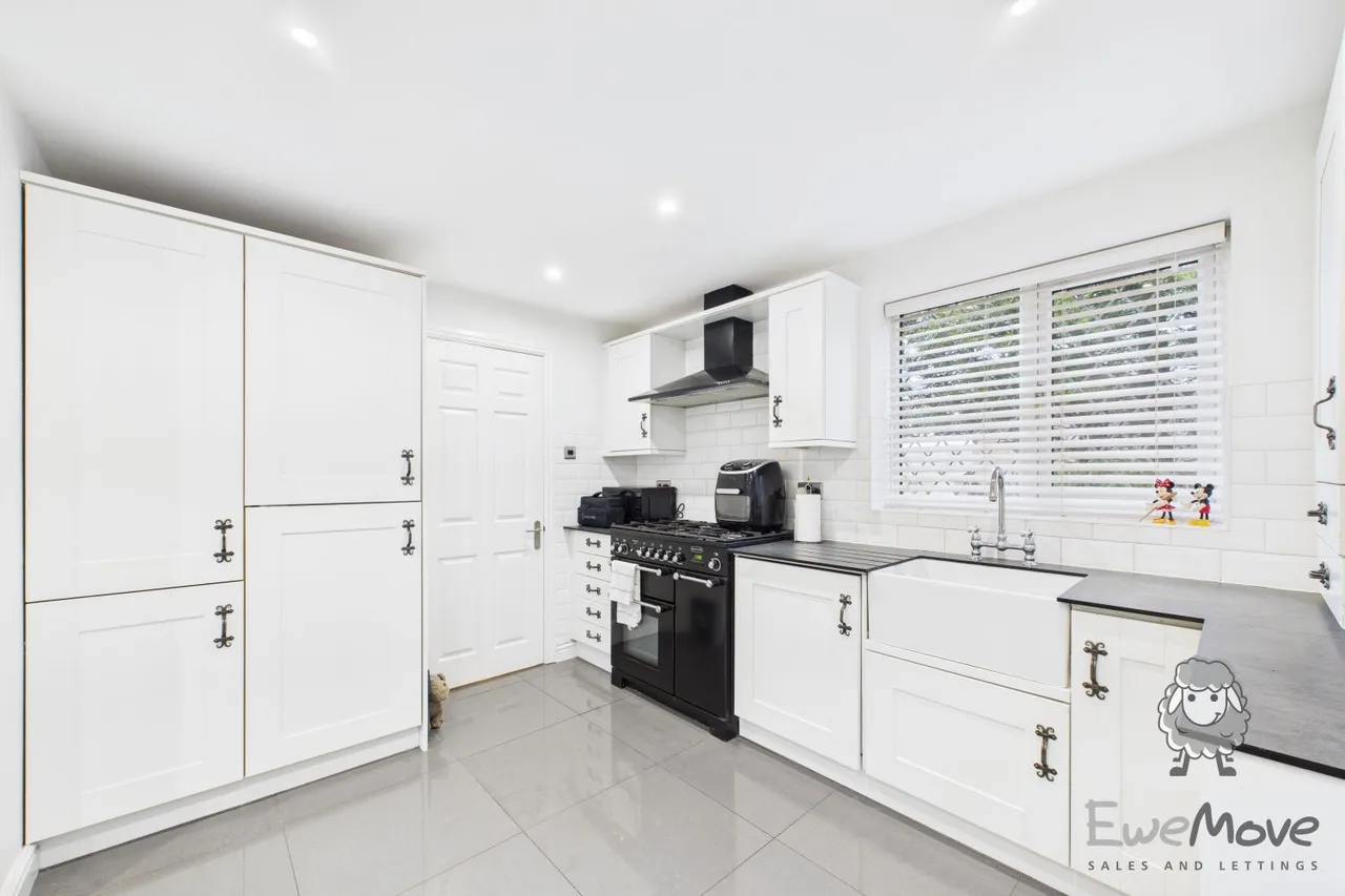 Moray Close, St. Helens, WA10, photo 5