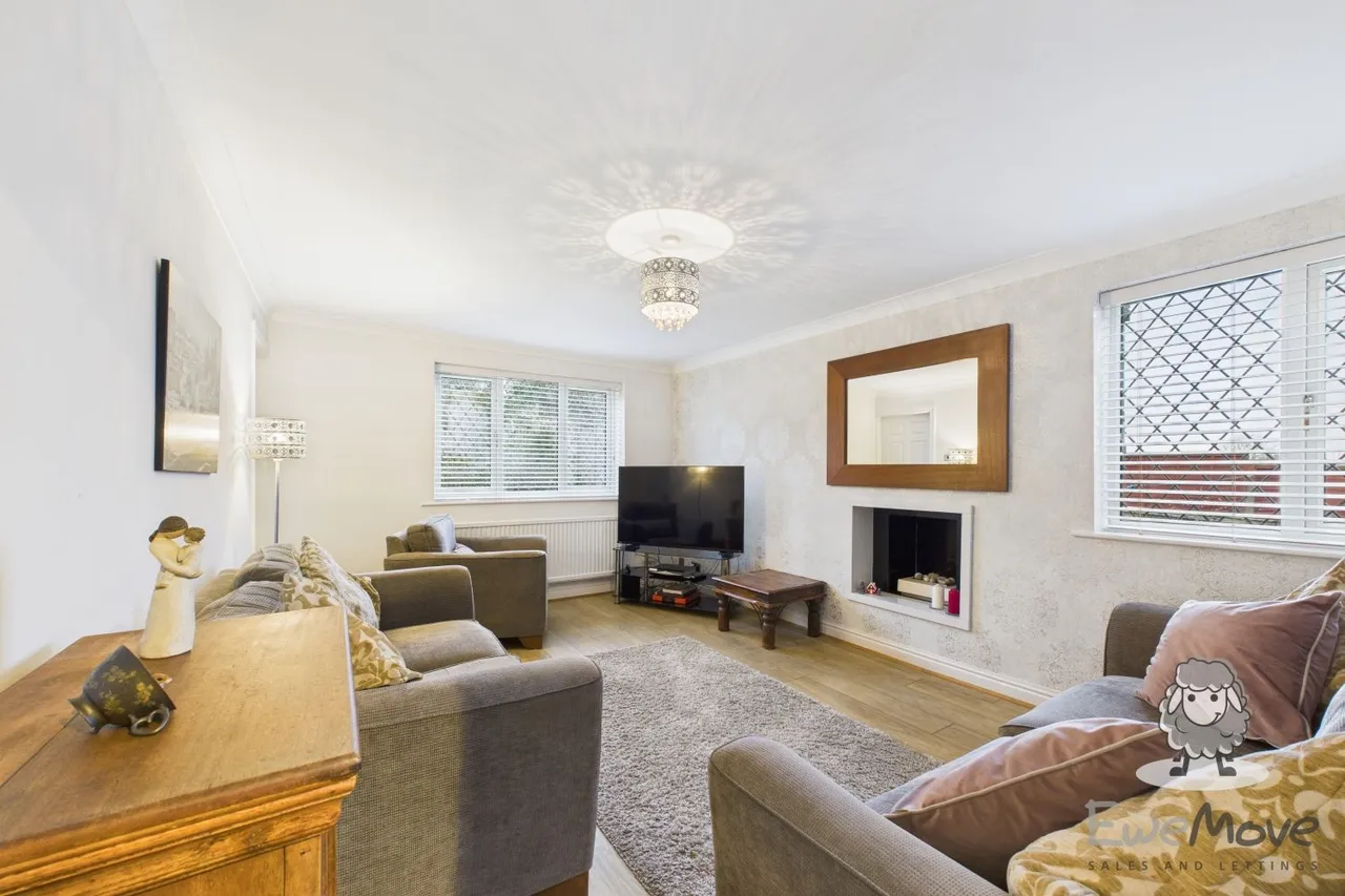 Moray Close, St. Helens, WA10, photo 2