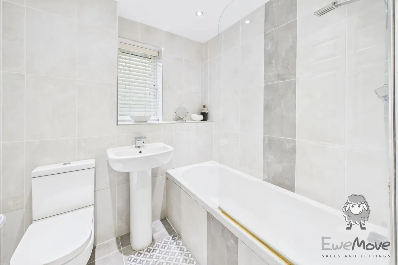 Moray Close, St. Helens, WA10, photo 14