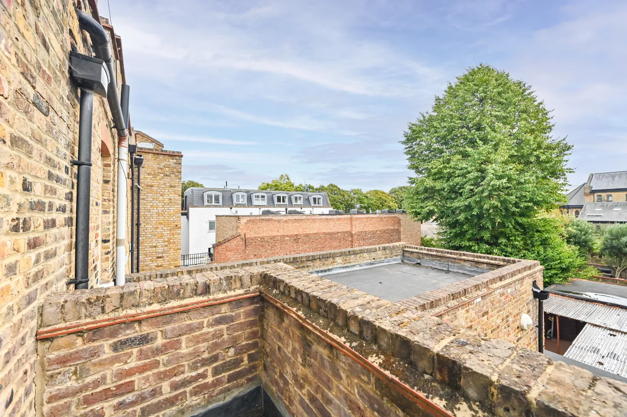 94b Mackenzie Road, London, photo 11