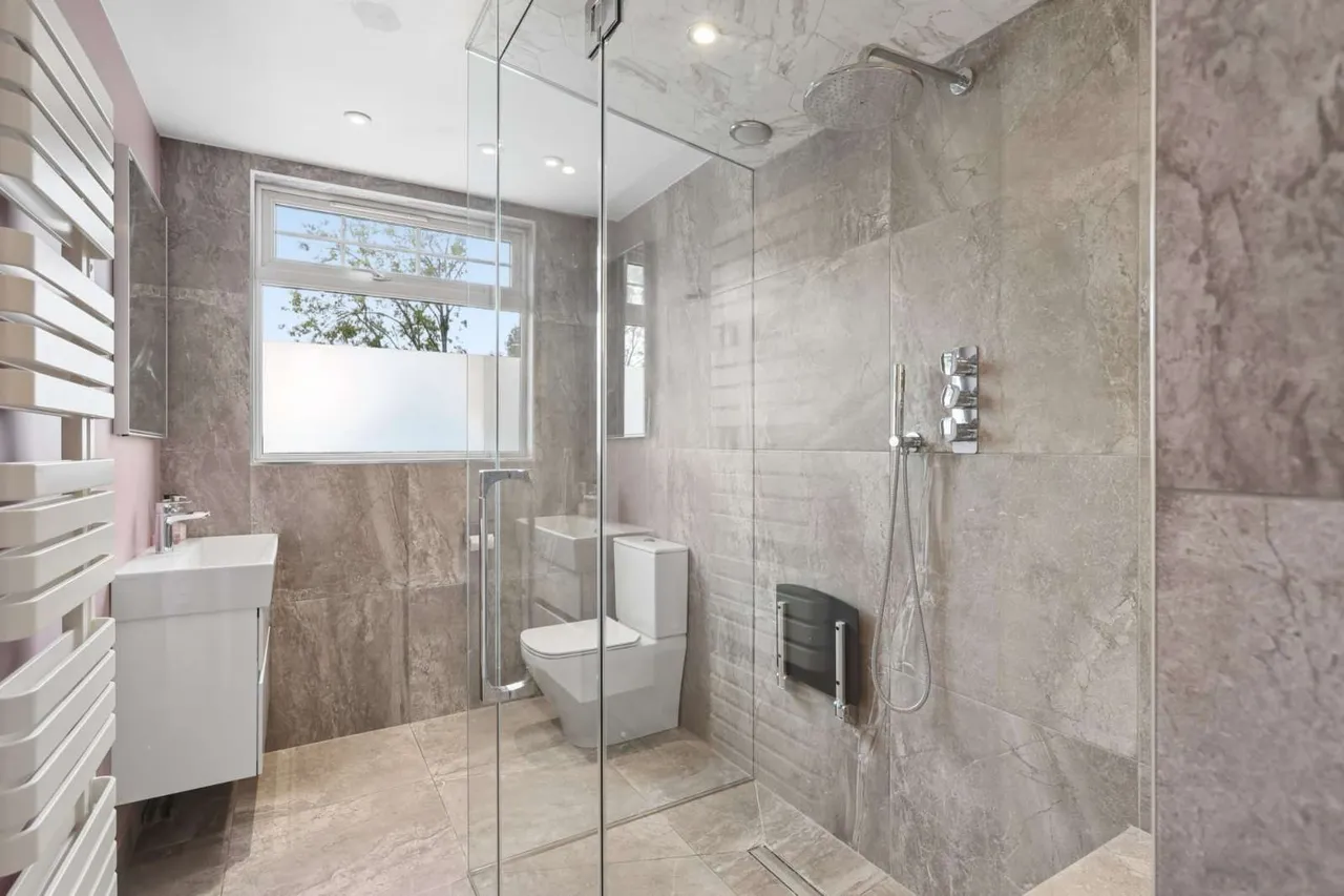 Melbury Gardens, West Wimbledon, SW20, photo 12