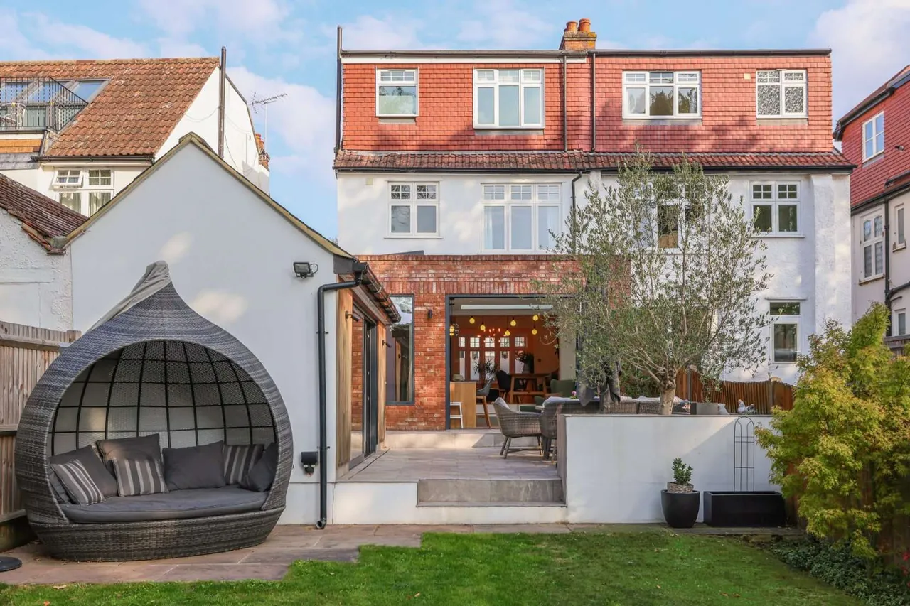 Melbury Gardens, West Wimbledon, SW20, photo 7