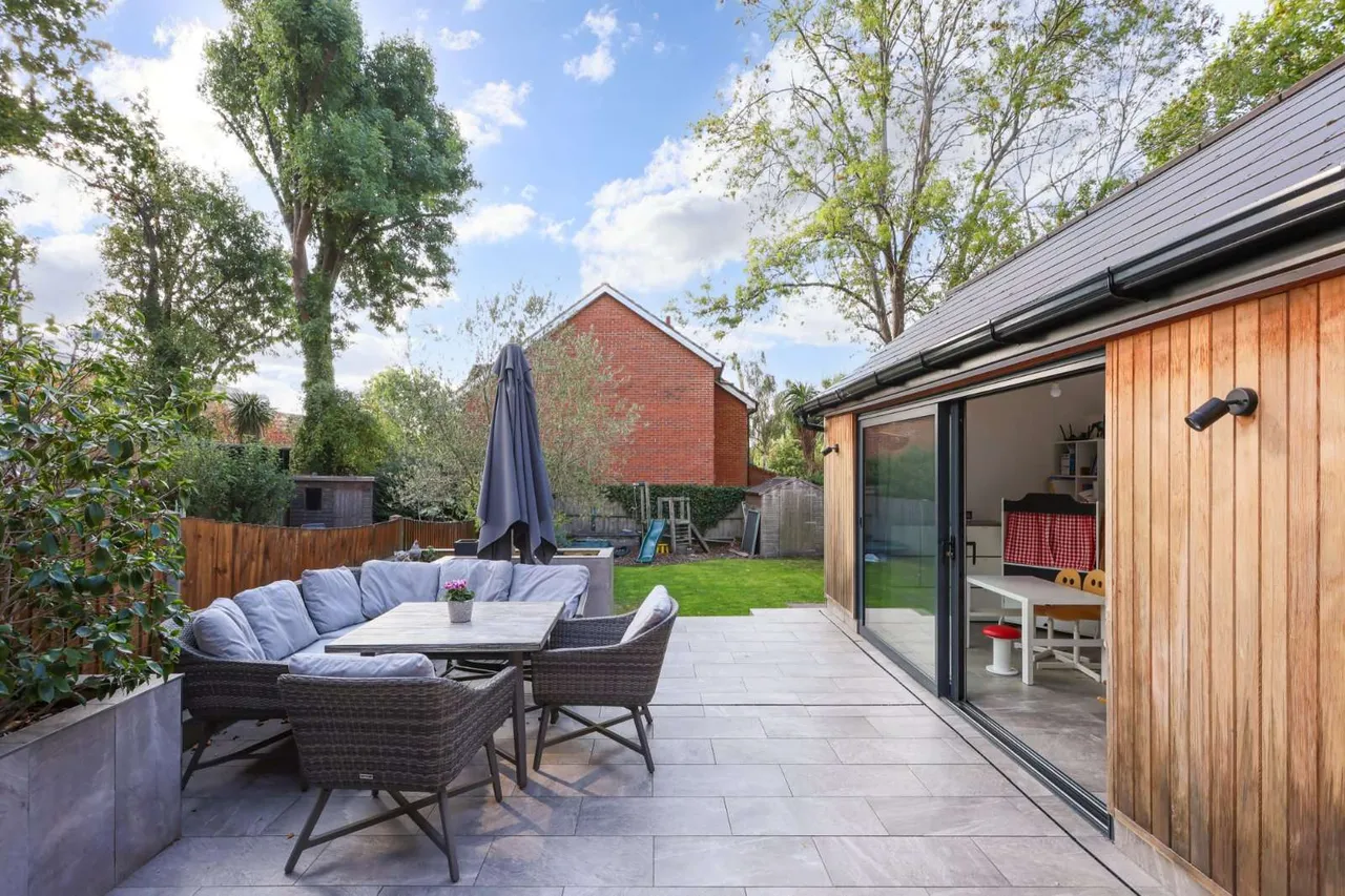 Melbury Gardens, West Wimbledon, SW20, photo 17