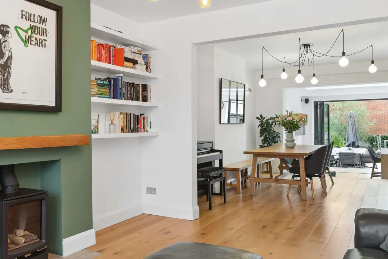 Melbury Gardens, West Wimbledon, SW20, photo 9