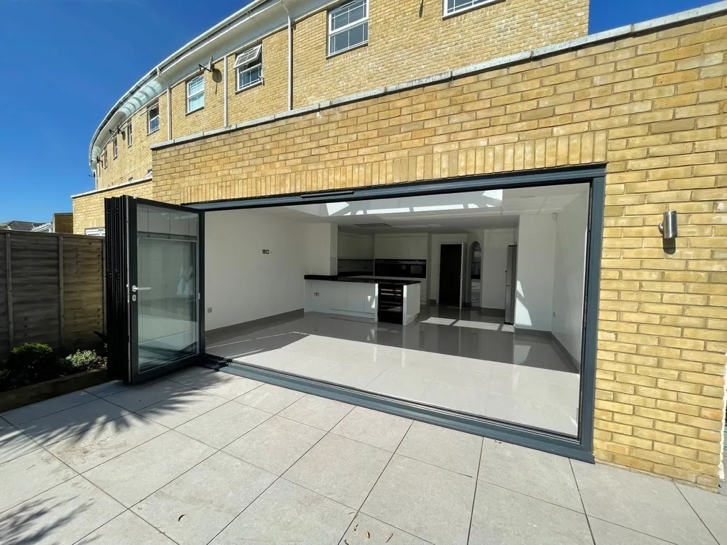 Dettingen Crescent, Deepcut, photo 4
