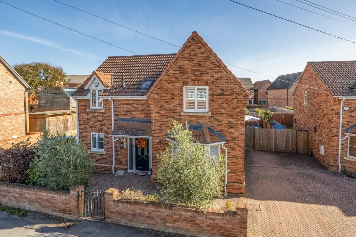 4 bed house for sale, New Street, Shefford, SG17