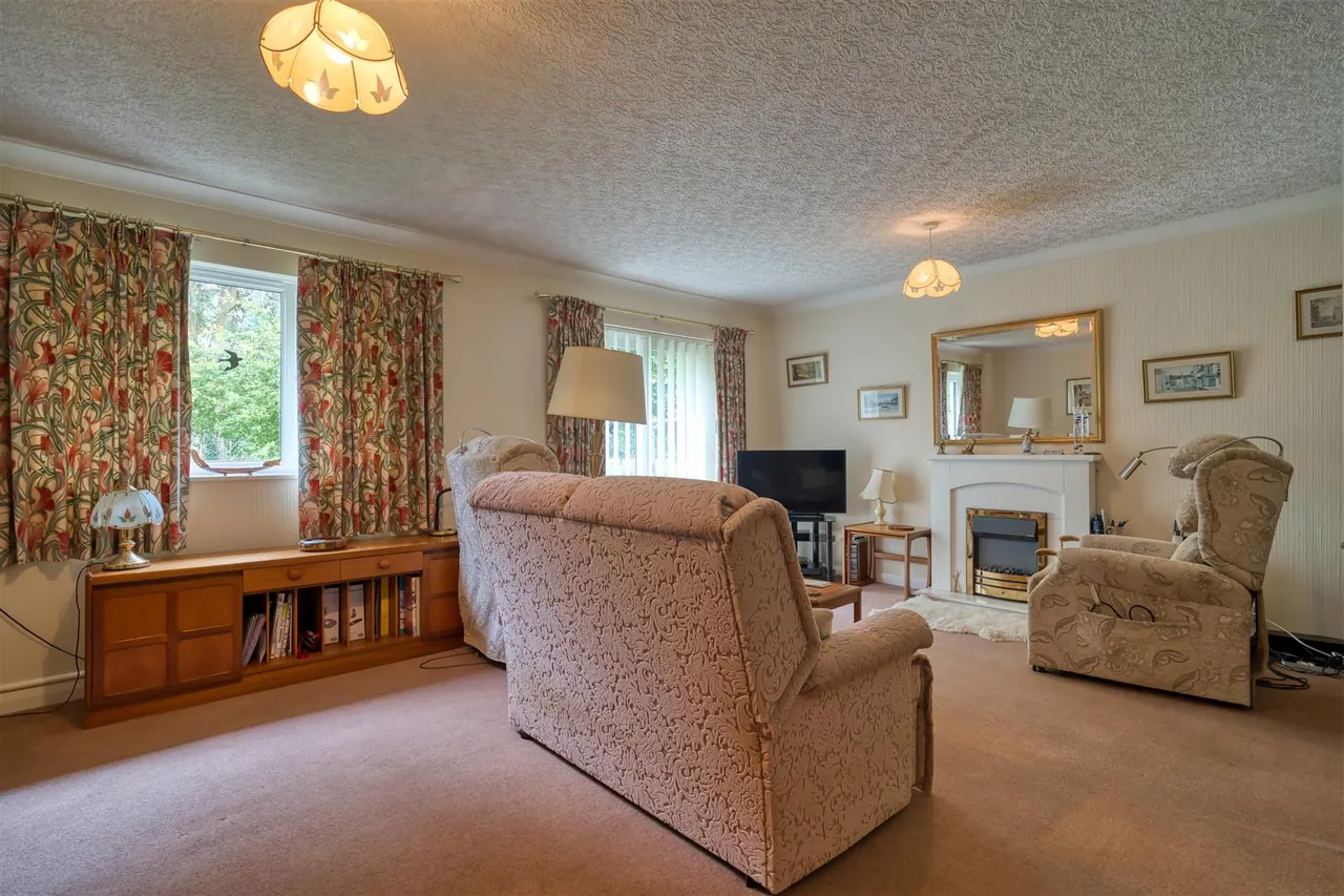 King Edmund Court, Gillingham, photo 2
