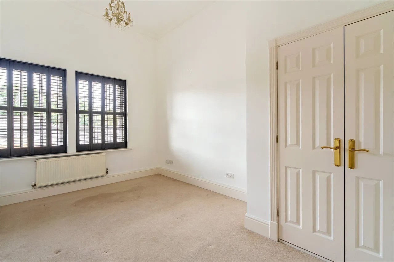 Ellesmere Place, Walton-on-Thames, KT12, photo 9
