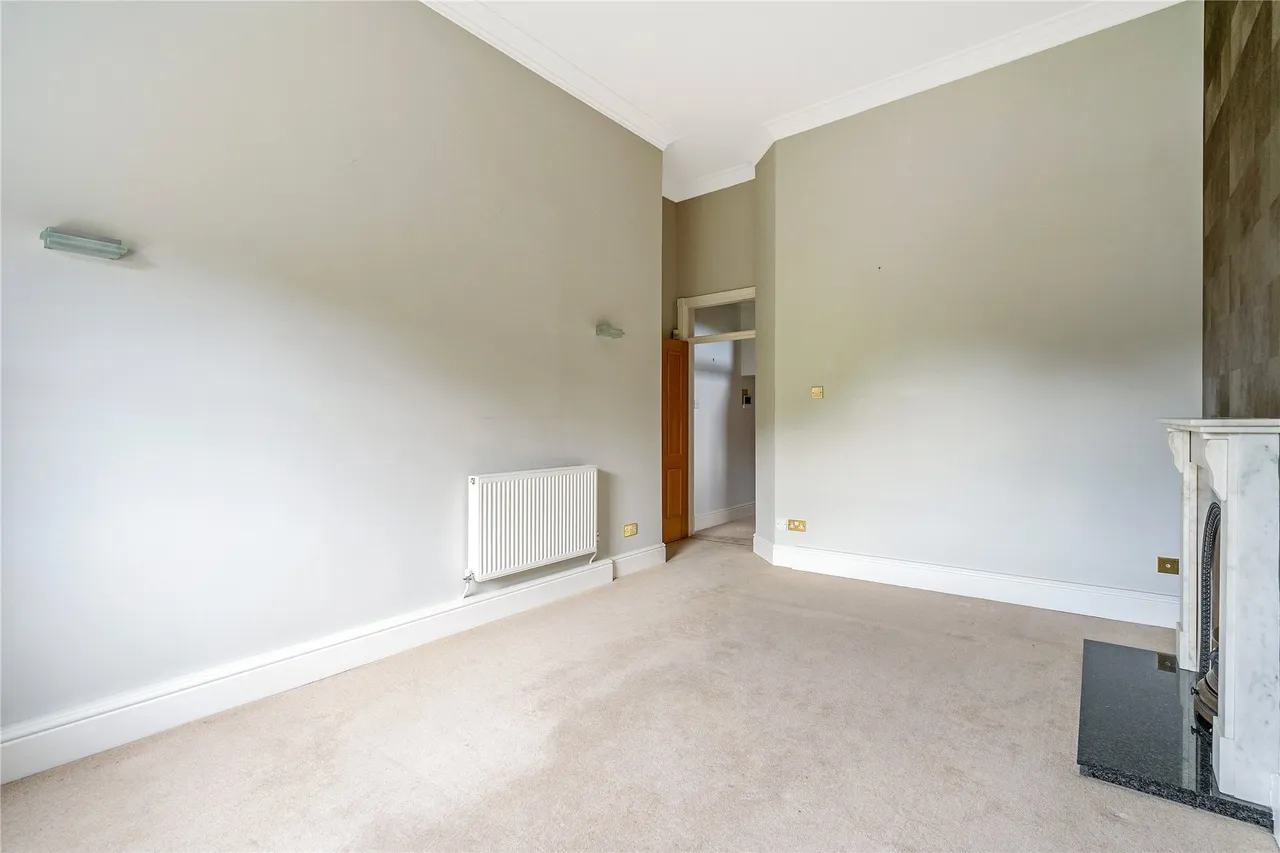 Ellesmere Place, Walton-on-Thames, KT12, photo 5