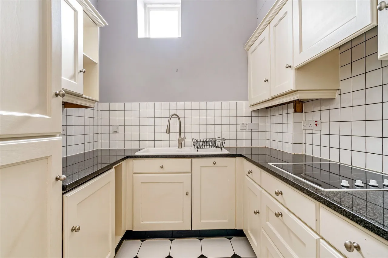 Ellesmere Place, Walton-on-Thames, KT12, photo 3