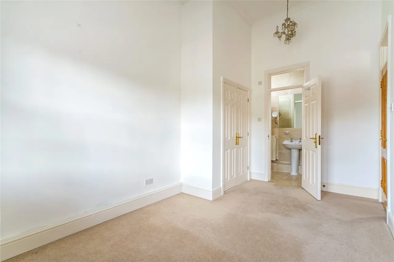Ellesmere Place, Walton-on-Thames, KT12, photo 11