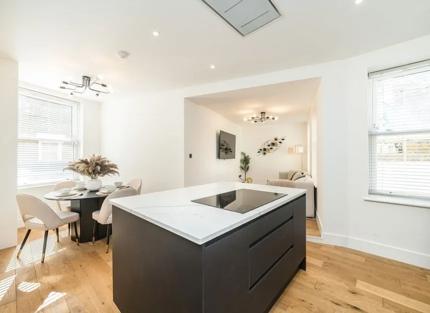 3 bed flat for sale — Fulham Road, Fulham, SW6
