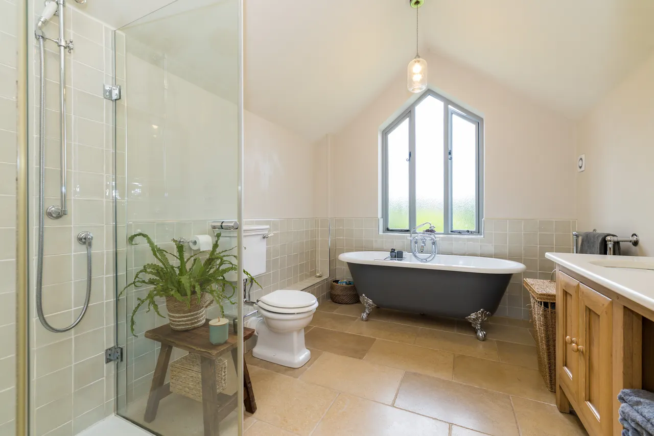 Halliwells Farm, Yarrow Gate, PR7, photo 4