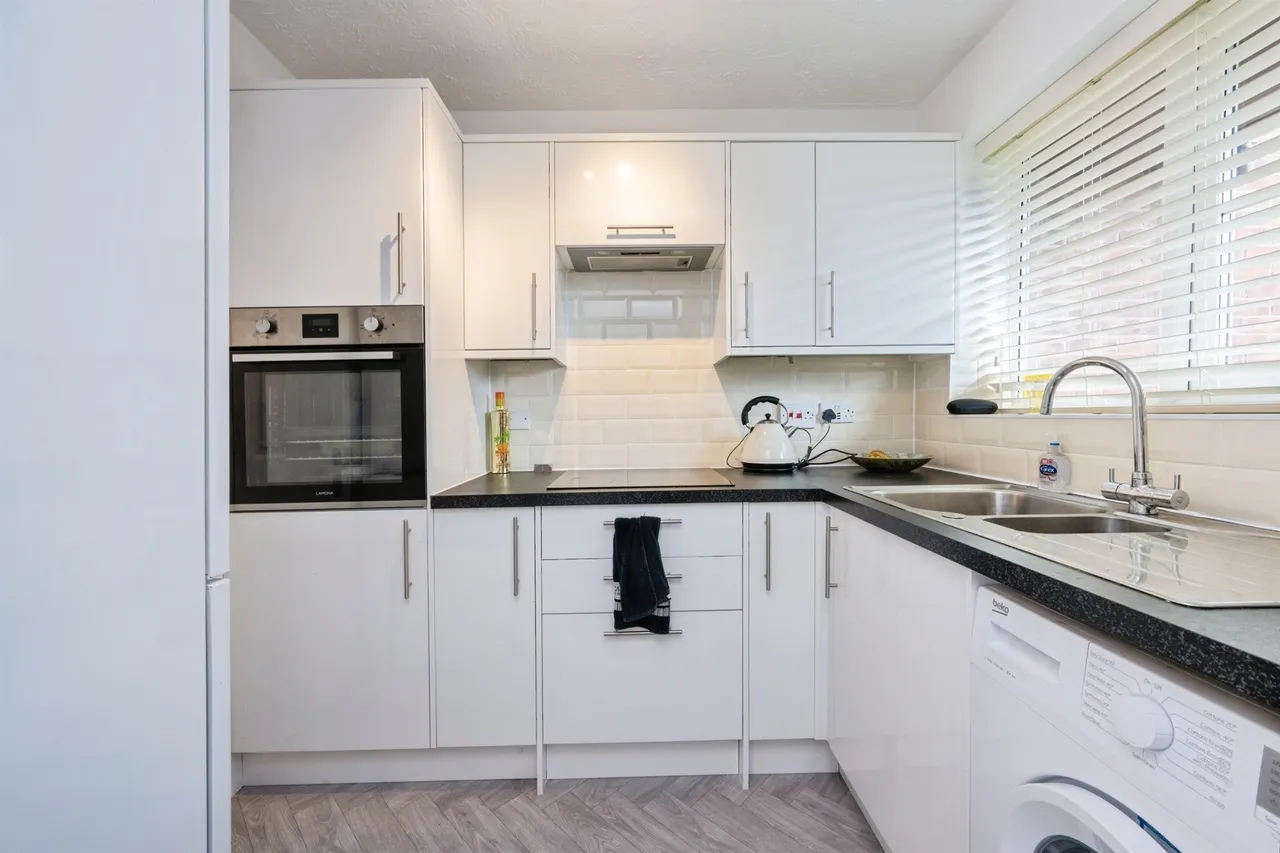 Eleanor Walk, Woburn, MK17, photo 7