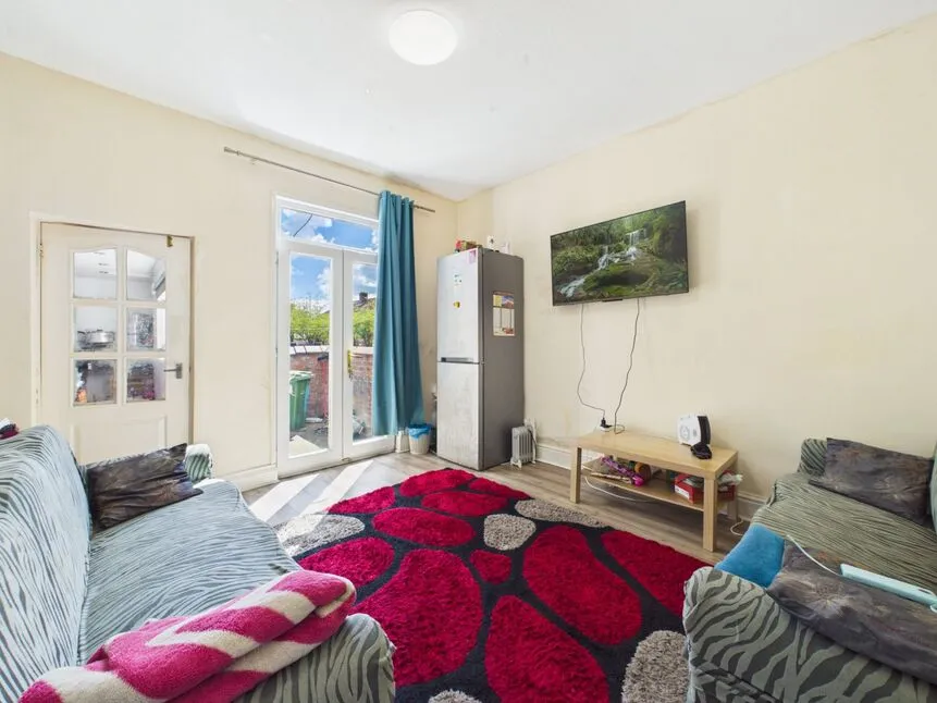 Russell Street, Ashton-under-Lyne, Greater Manchester, OL6, photo 4