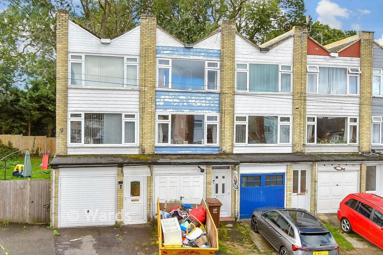 3 bed house for sale, Harptree Drive, Walderslade, ME5