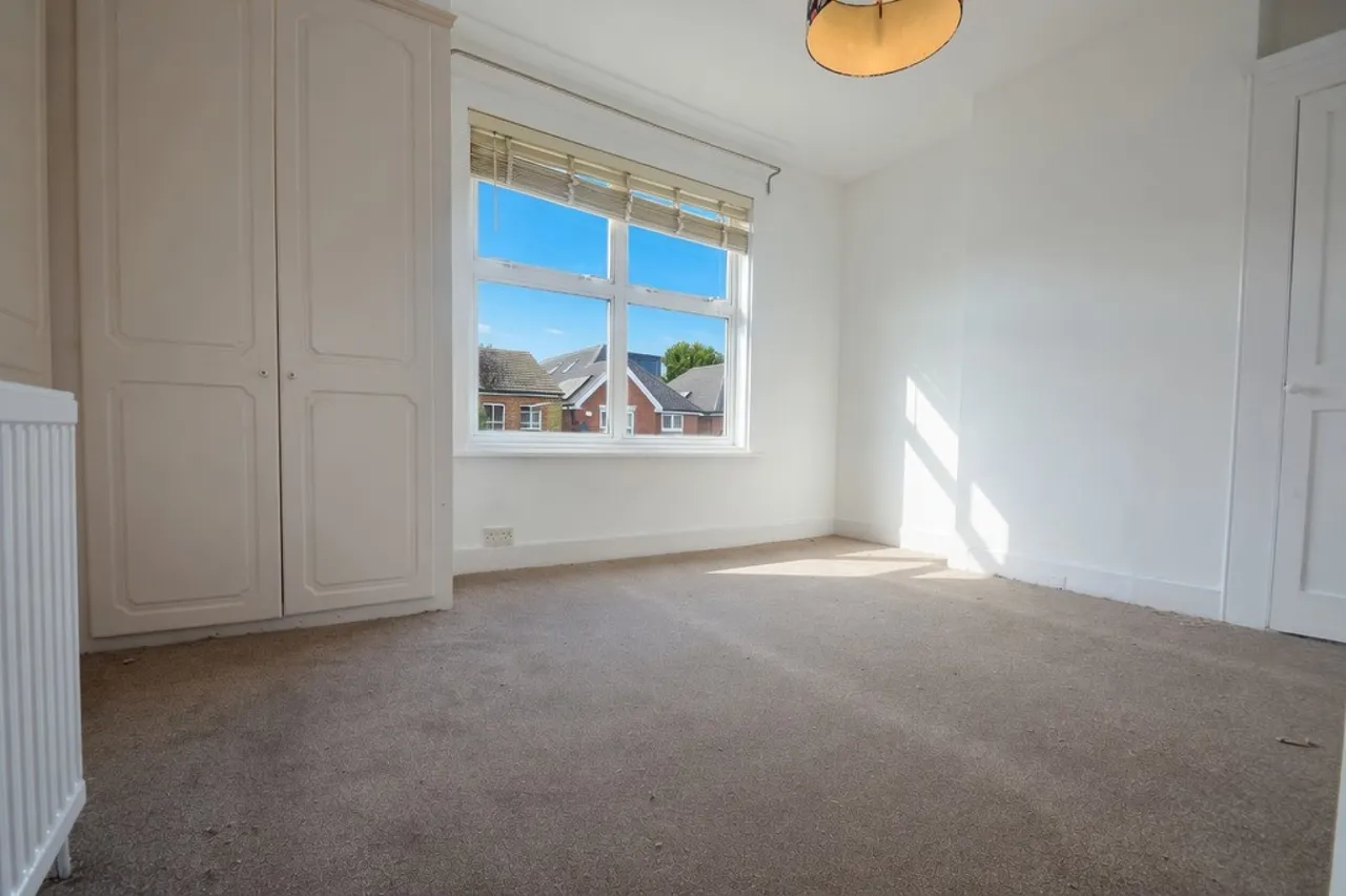 2 bed house to rent, Ruskin Road, Staines-upon-Thames