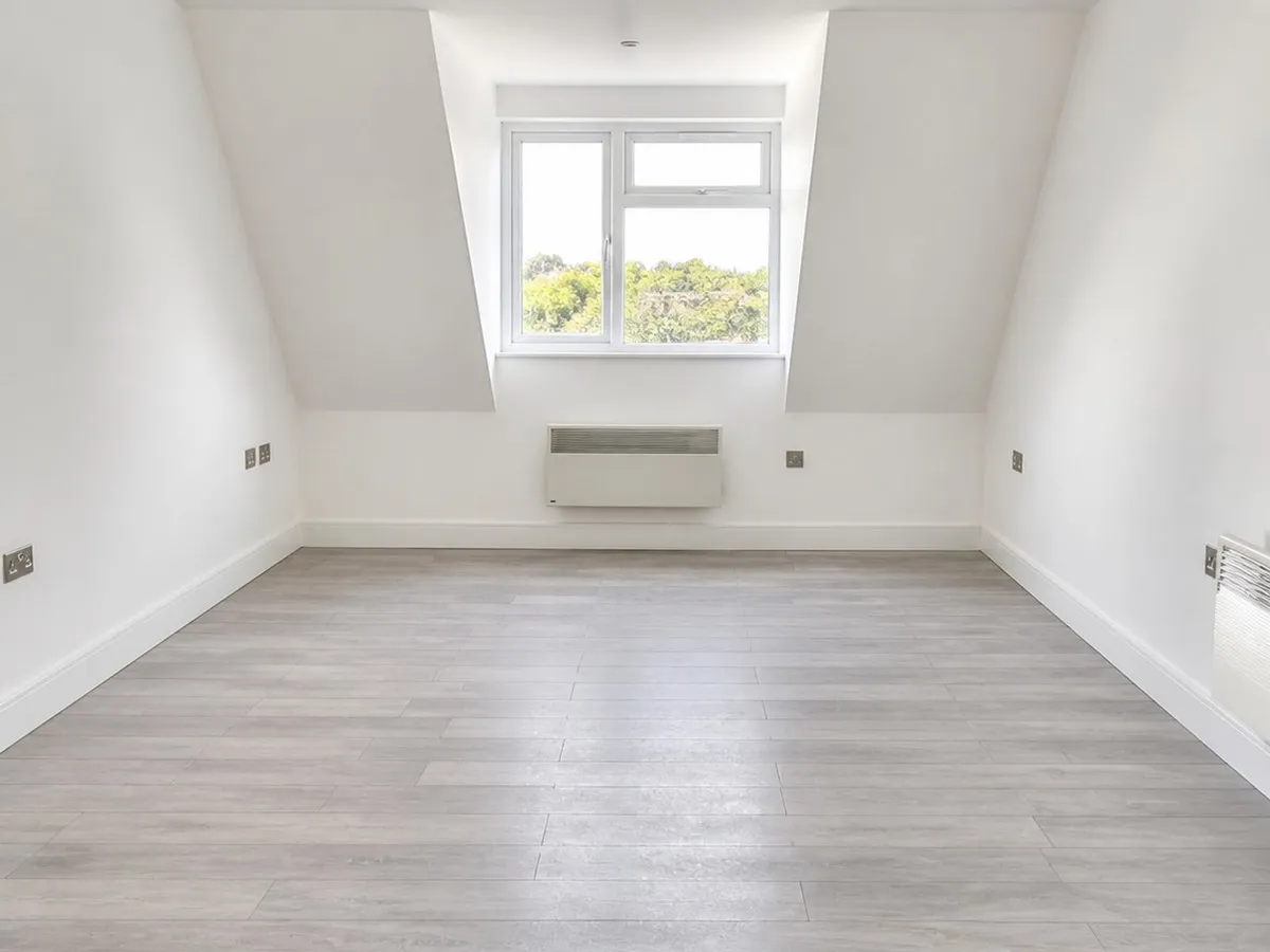 Feltham, TW13 4QS, photo 12