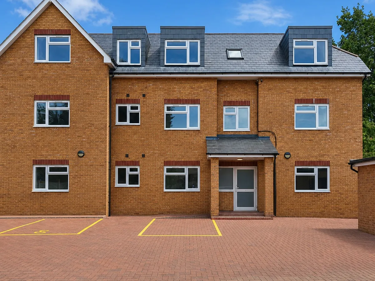 18 bed flat for sale — Feltham, TW13 4QS