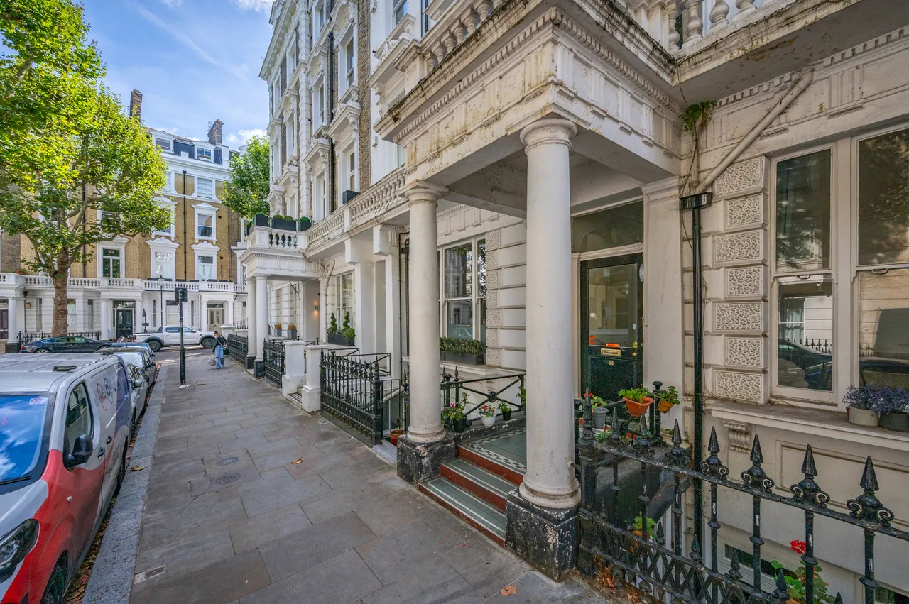 Flat 4, 13 Linden Gardens, London, photo 11