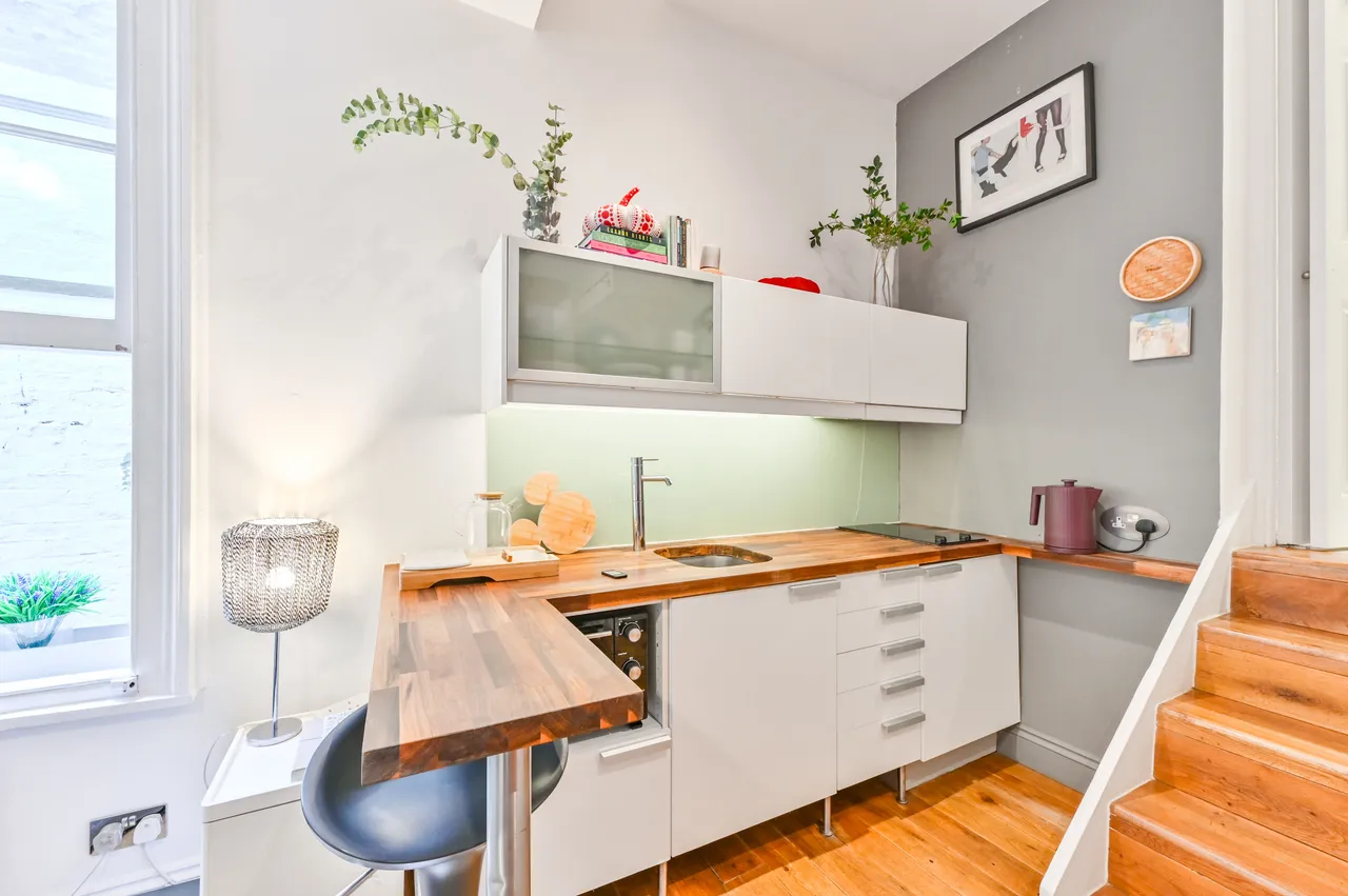 Flat 4, 13 Linden Gardens, London, photo 4