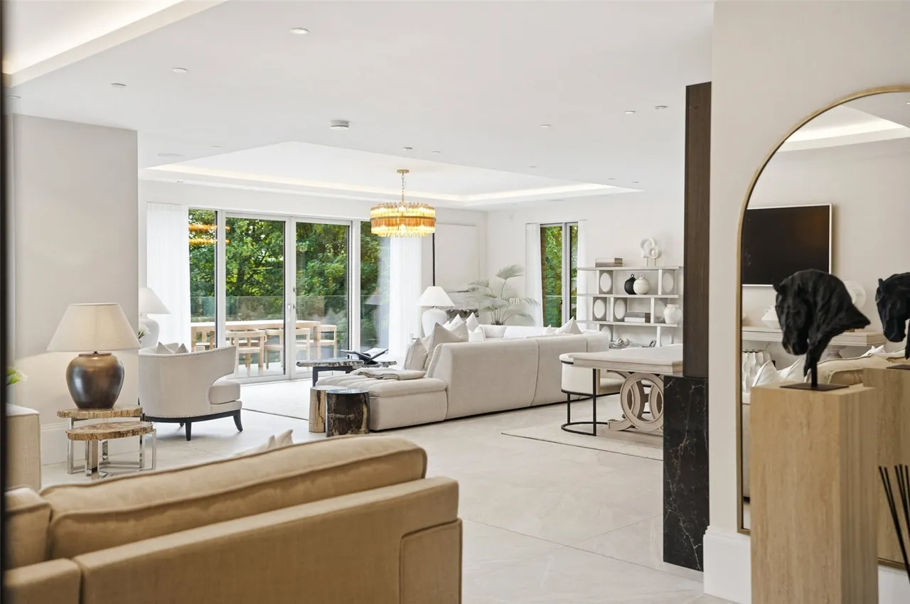 Macclesfield Road, Prestbury, SK10, photo 11