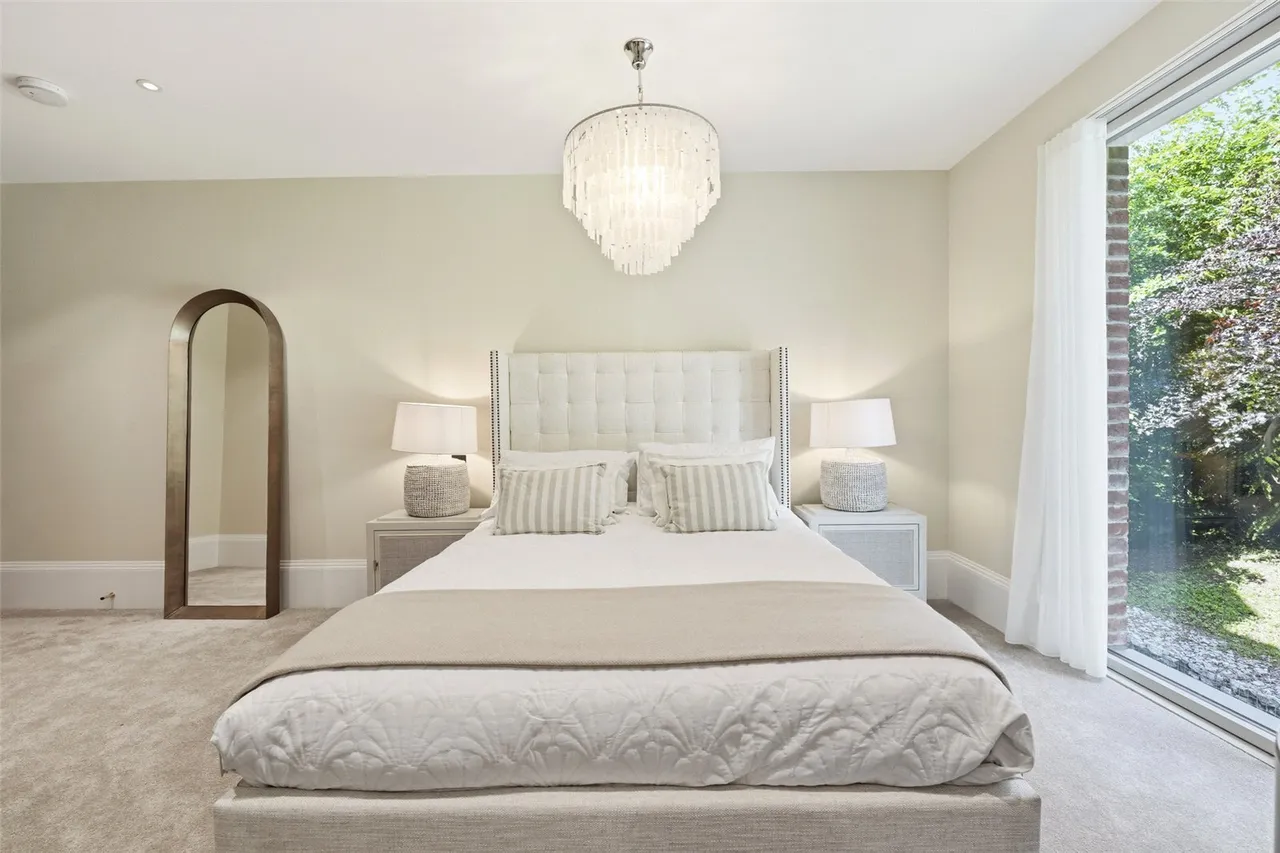 Macclesfield Road, Prestbury, SK10, photo 15