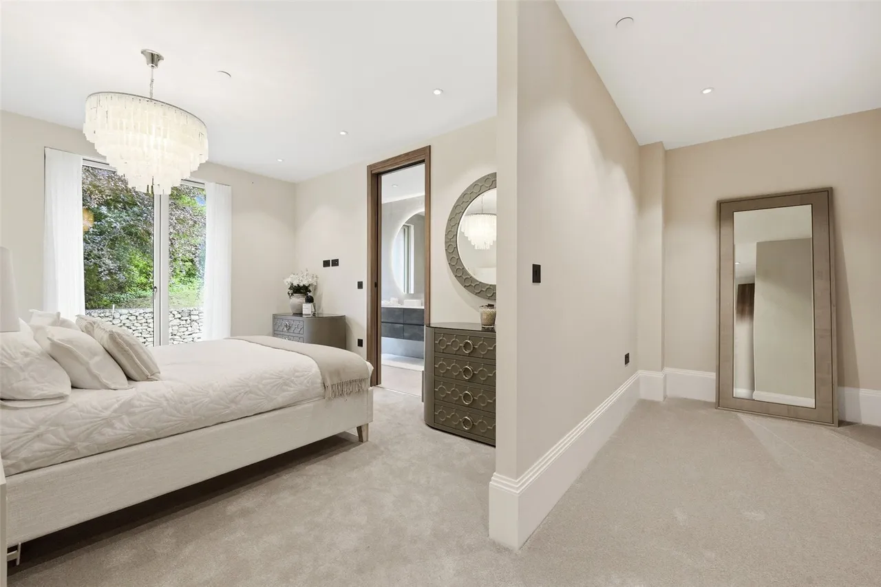 Macclesfield Road, Prestbury, SK10, photo 14