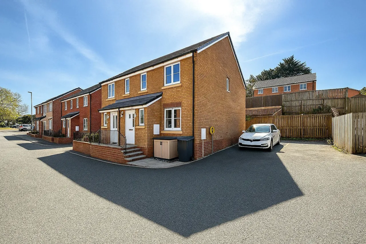2 bed house for sale, Maes Yr Odyn, Narberth, SA67