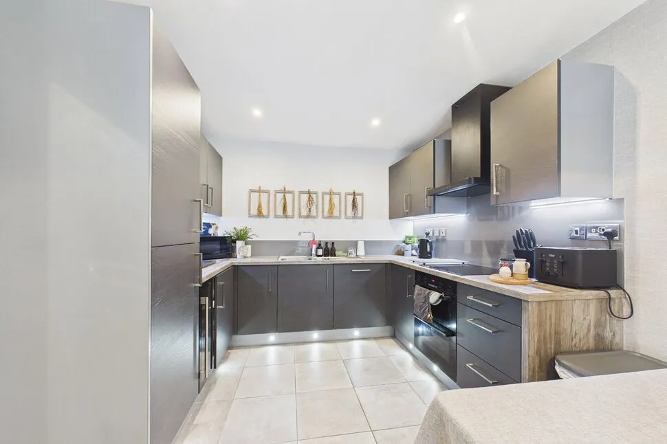 Aster Grove, Seacroft, LS14, photo 2