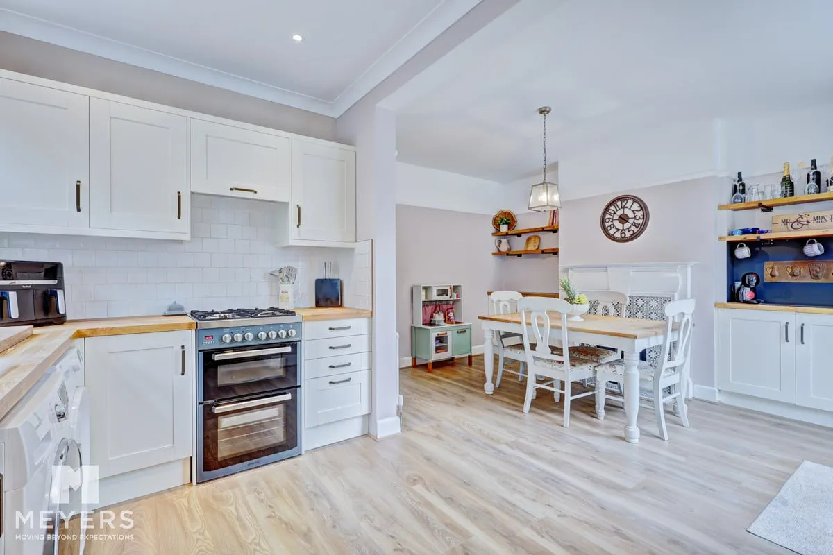Iford Lane, Bournemouth, BH6, photo 4