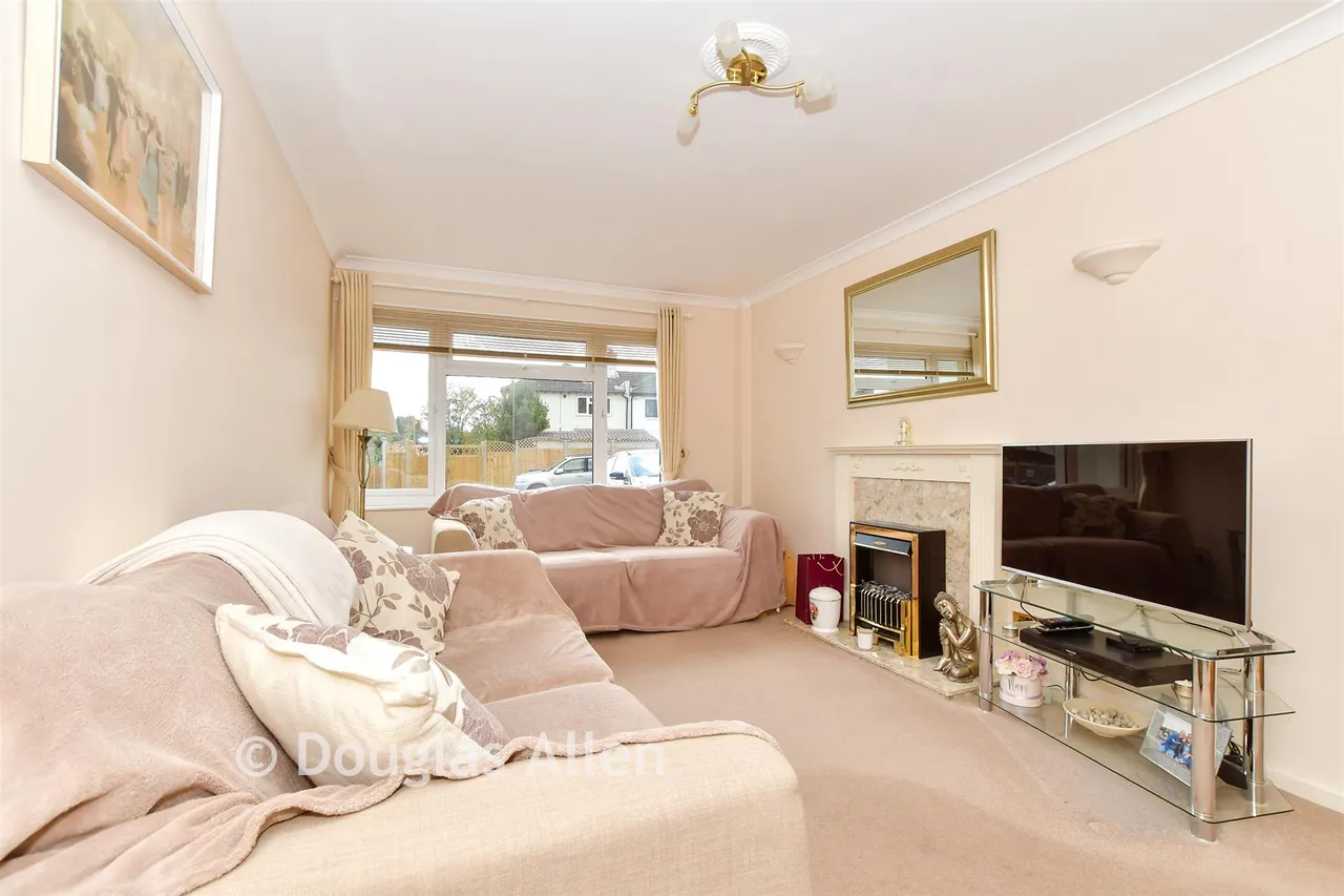 York Road, North Weald, CM16, photo 4