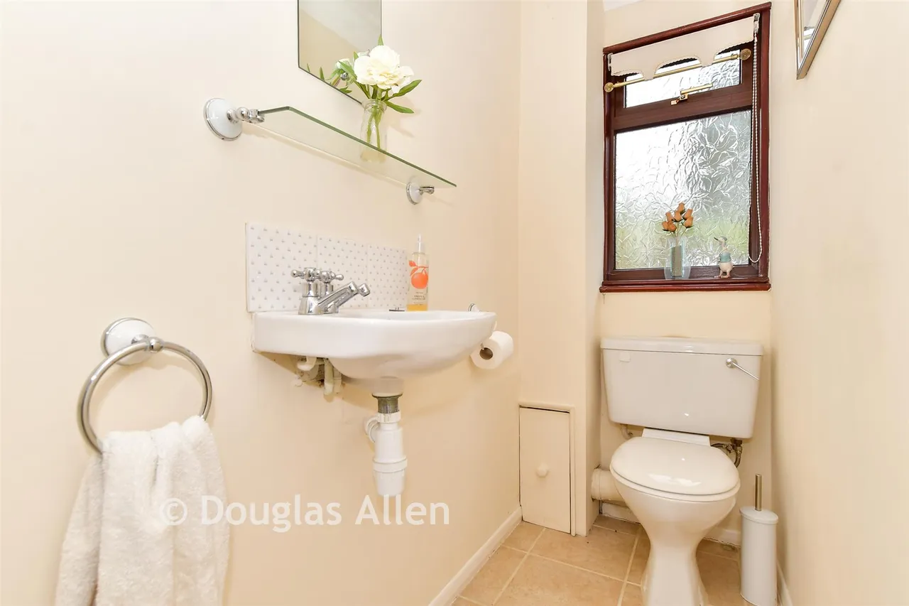 York Road, North Weald, CM16, photo 7