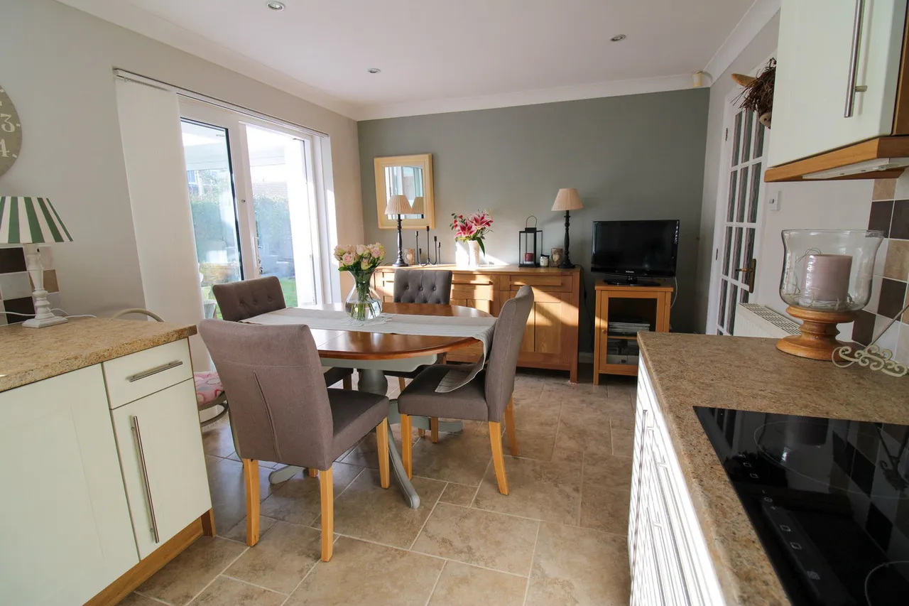 Orchard Close, Morton, DN21, photo 5