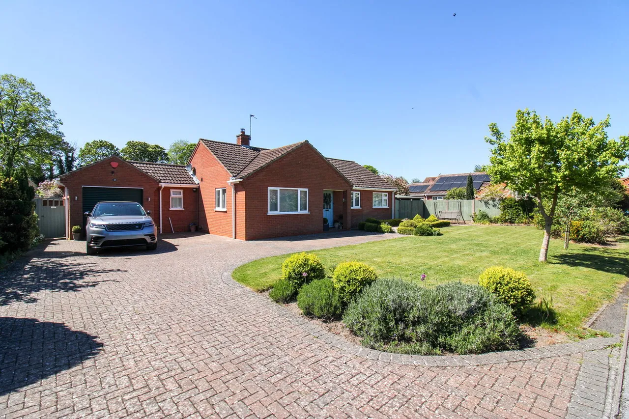3 bed house for sale, Orchard Close, Morton, DN21