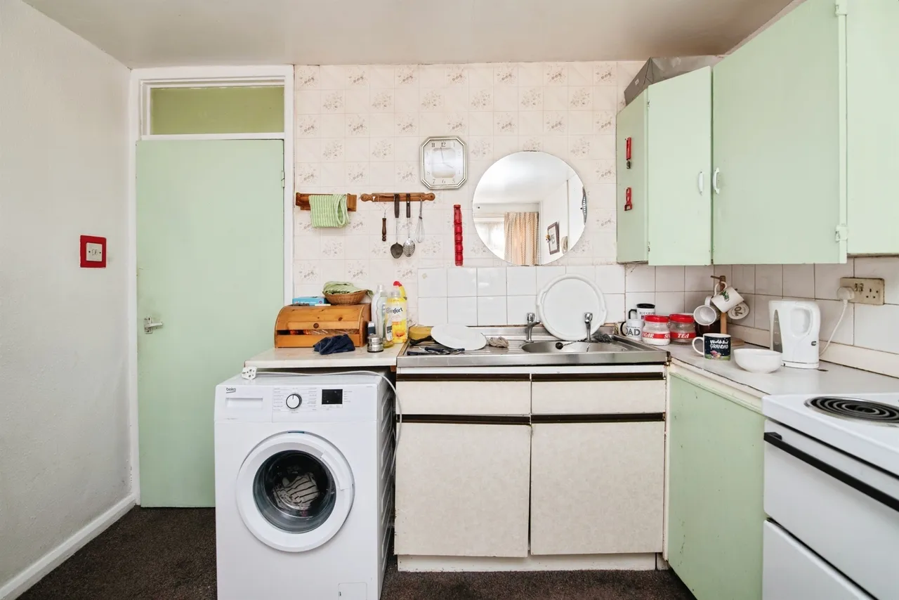 Springfield Lane, Rowley Regis, photo 4