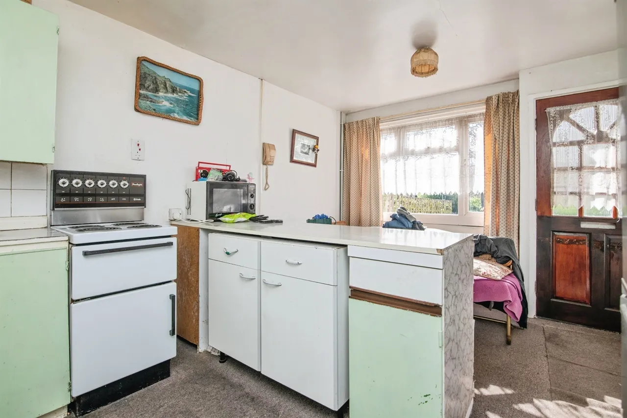Springfield Lane, Rowley Regis, photo 5