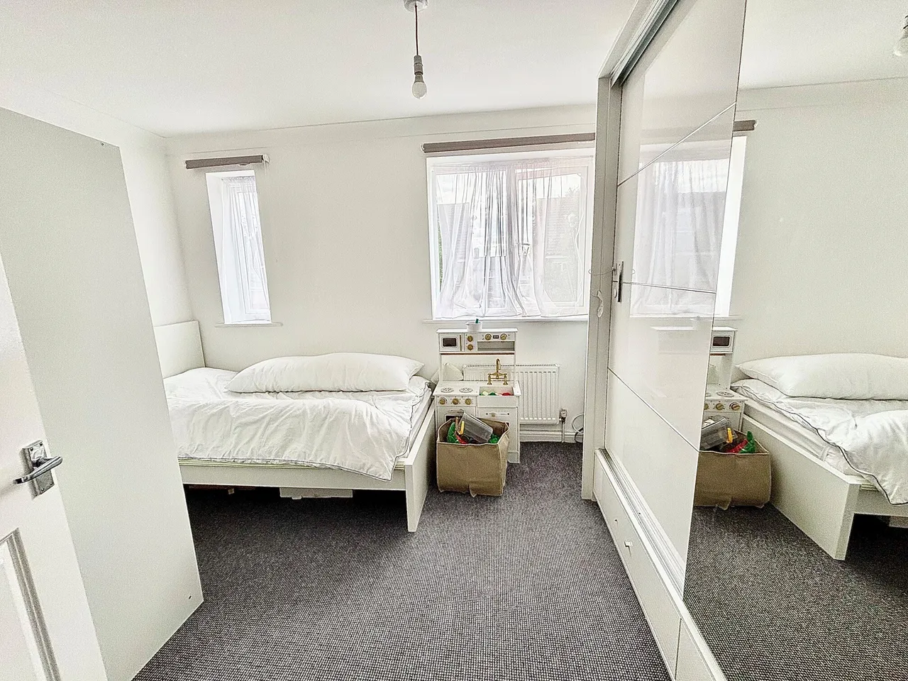 Neale Court, Dagenham, RM9, photo 6