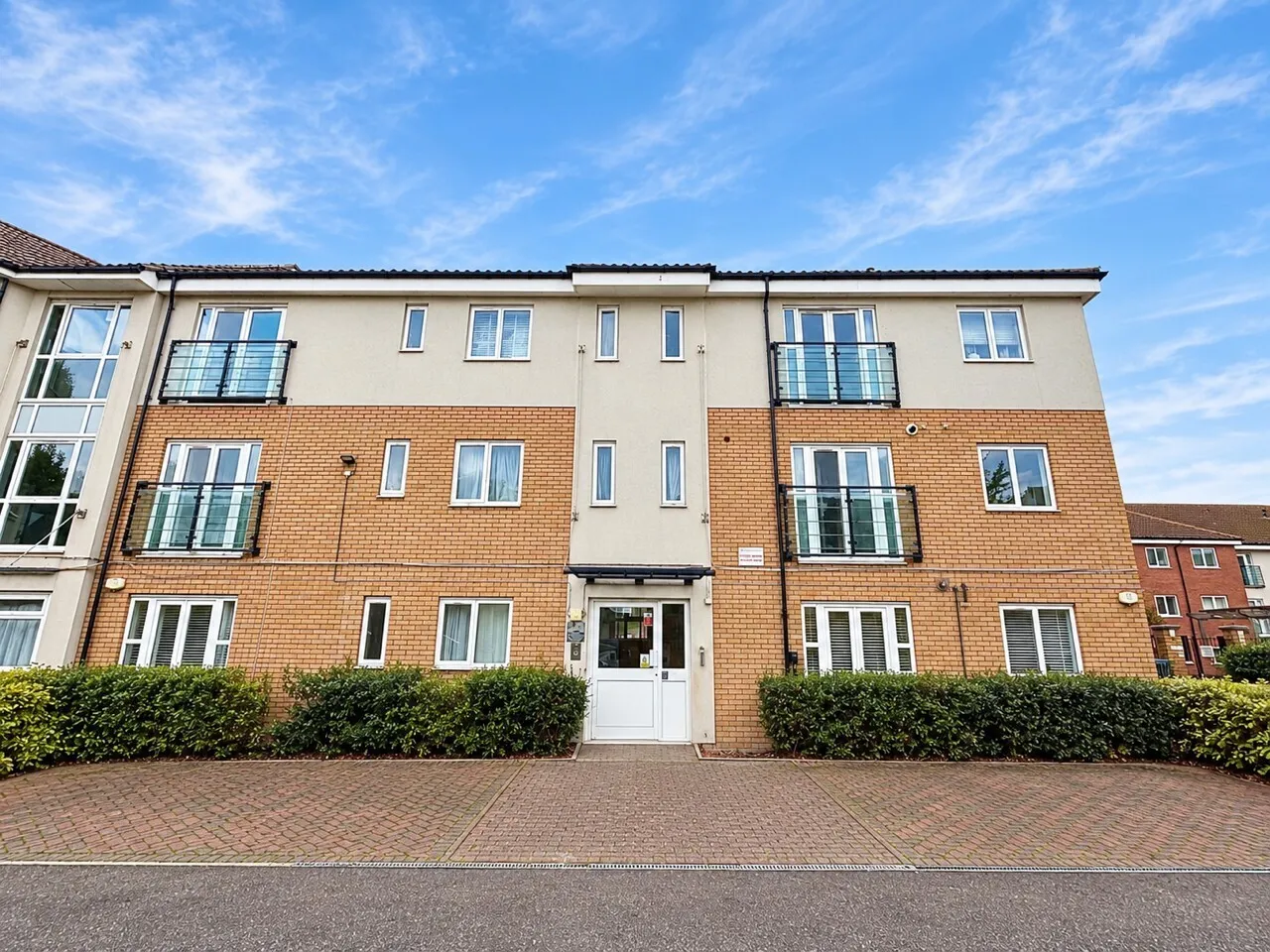 Neale Court, Dagenham, RM9, photo 5