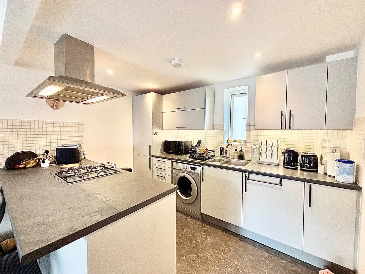 Neale Court, Dagenham, RM9, photo 7