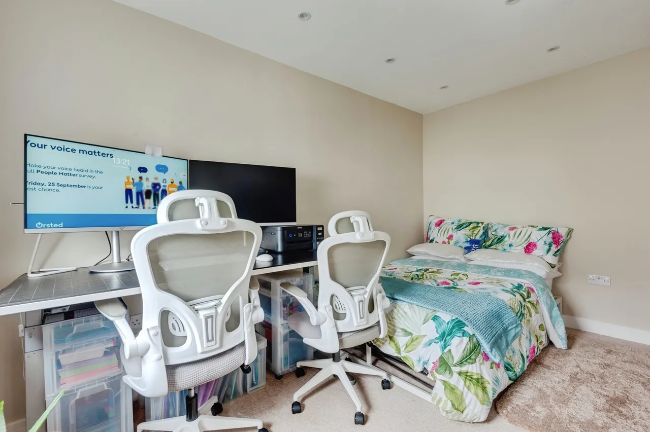 Hesketh Road, Hale Village, L24, photo 17