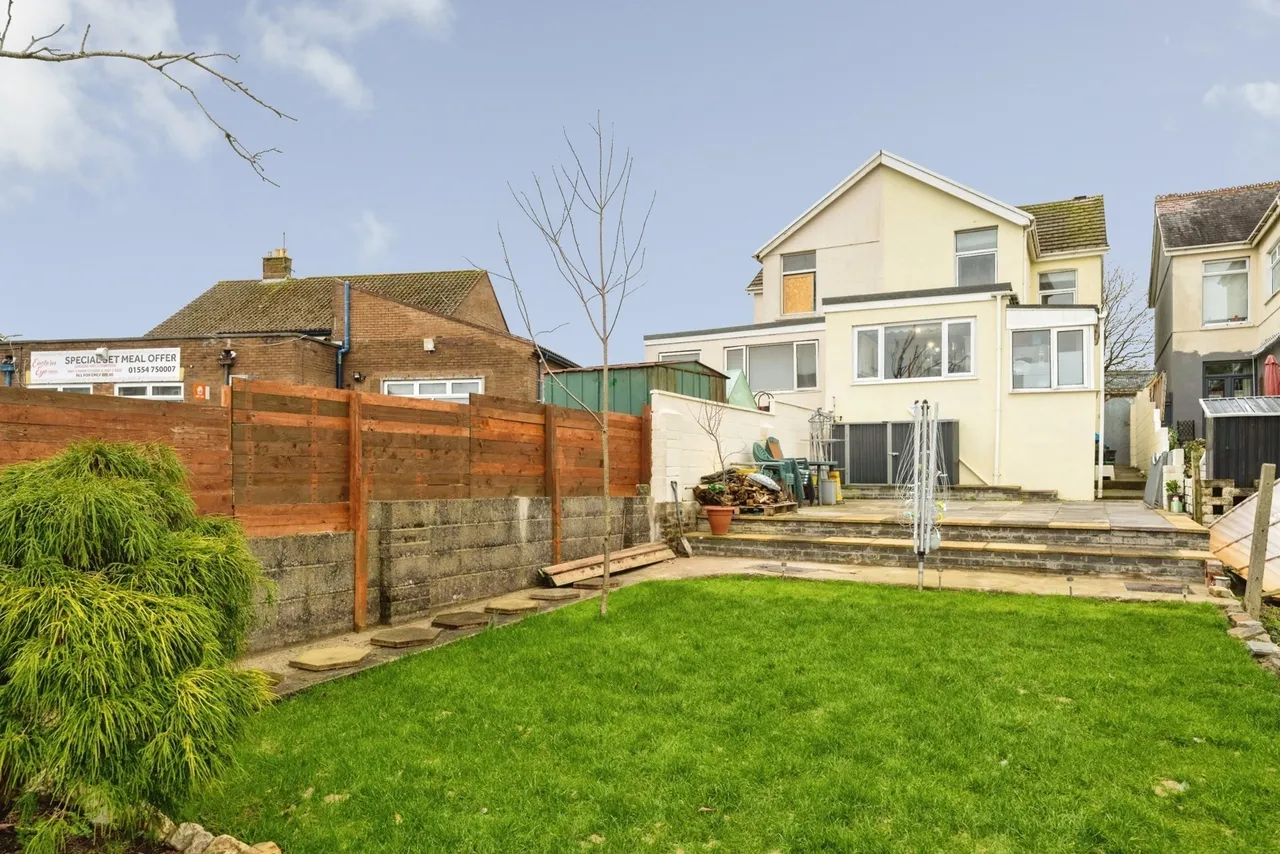 Brynallt Terrace, Llanelli, SA15, photo 19
