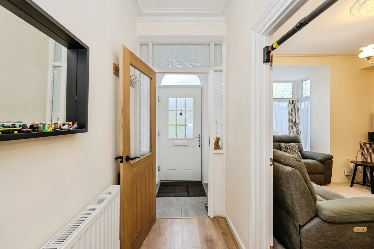Brynallt Terrace, Llanelli, SA15, photo 5