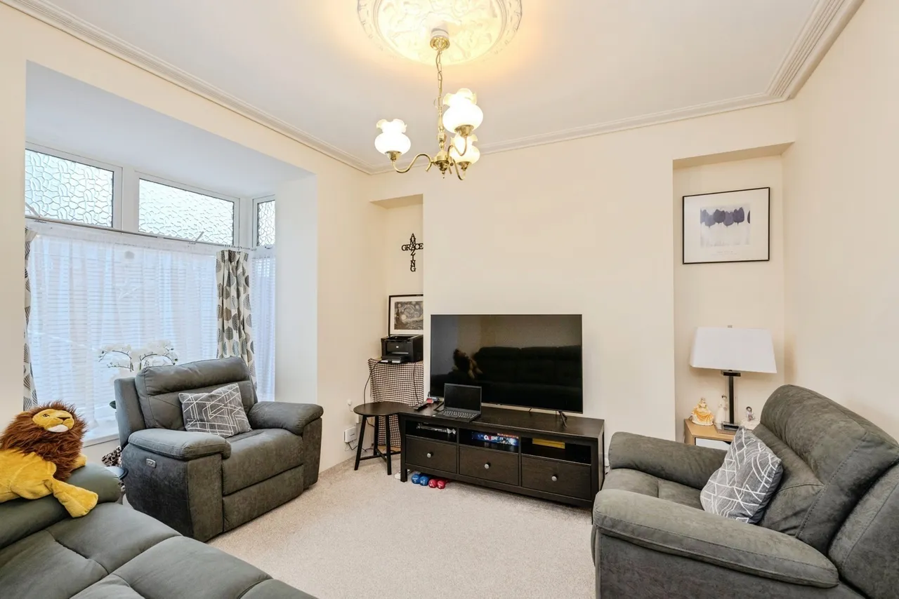 Brynallt Terrace, Llanelli, SA15, photo 2